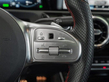 Mercedes-Benz A 250 e  AMG Navi Panorama BusinessP SpurhalteA