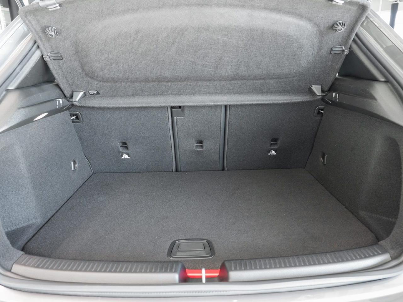 Mercedes-Benz A 250 e  AMG Navi Panorama BusinessP SpurhalteA