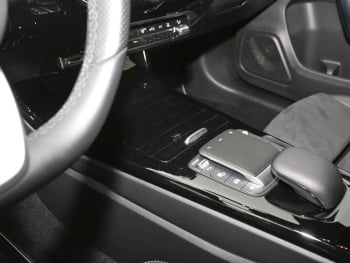 Mercedes-Benz A 250 e  AMG Night Edition2020 Memory AHK Kamera