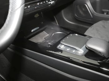 Mercedes-Benz A 250 e  AMG Night Edition2020 Memory AHK Kamera
