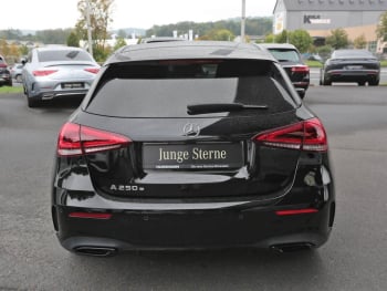 Mercedes-Benz A 250 e  AMG Night Edition2020 Memory AHK Kamera