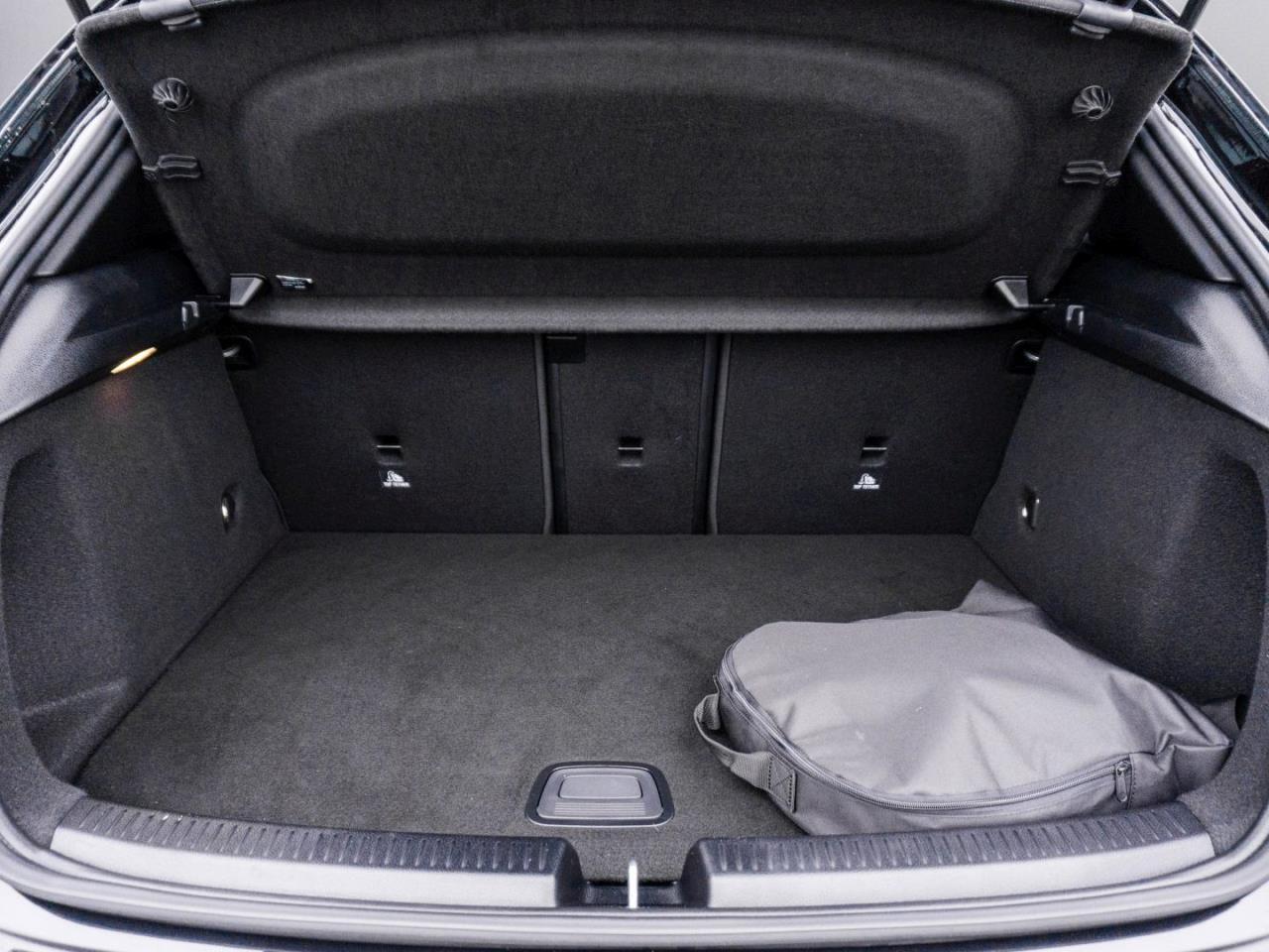 Mercedes-Benz A 250 e AMG EDITION2020 Night MBUX Navi Paktronic