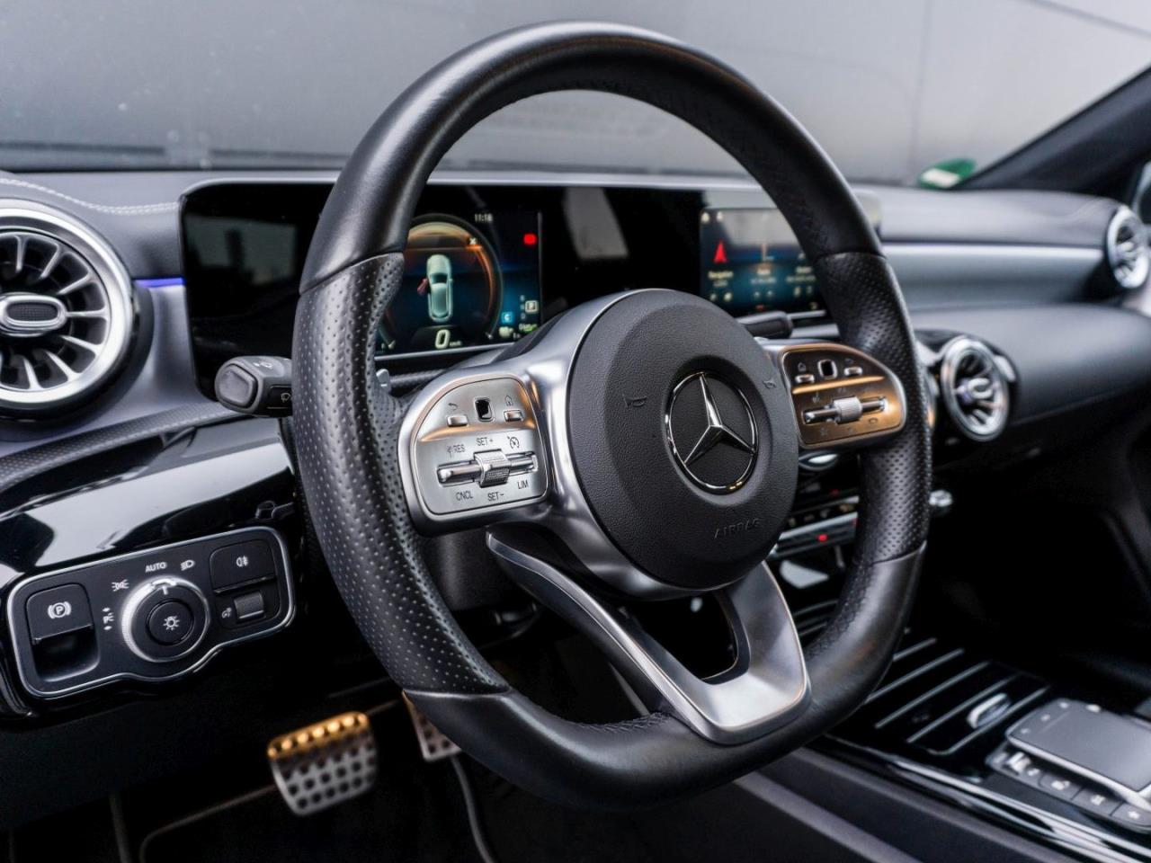 Mercedes-Benz A 250 e AMG EDITION2020 Night MBUX Navi Paktronic