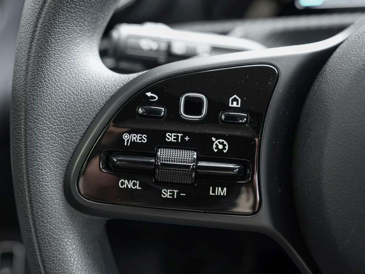 Mercedes-Benz A 250 e  Style Navi Kamera Totwinkel Spiegel-P