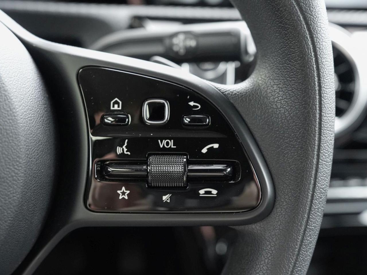 Mercedes-Benz A 250 e  Style Navi Kamera Totwinkel Spiegel-P