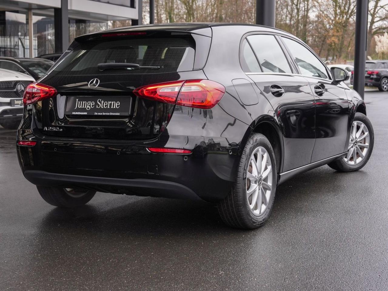 Mercedes-Benz A 250 e  Style Navi Kamera Totwinkel Spiegel-P