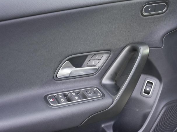 Mercedes-Benz A 250 e MBUX Navi LED Kamera AHK Park-Paket