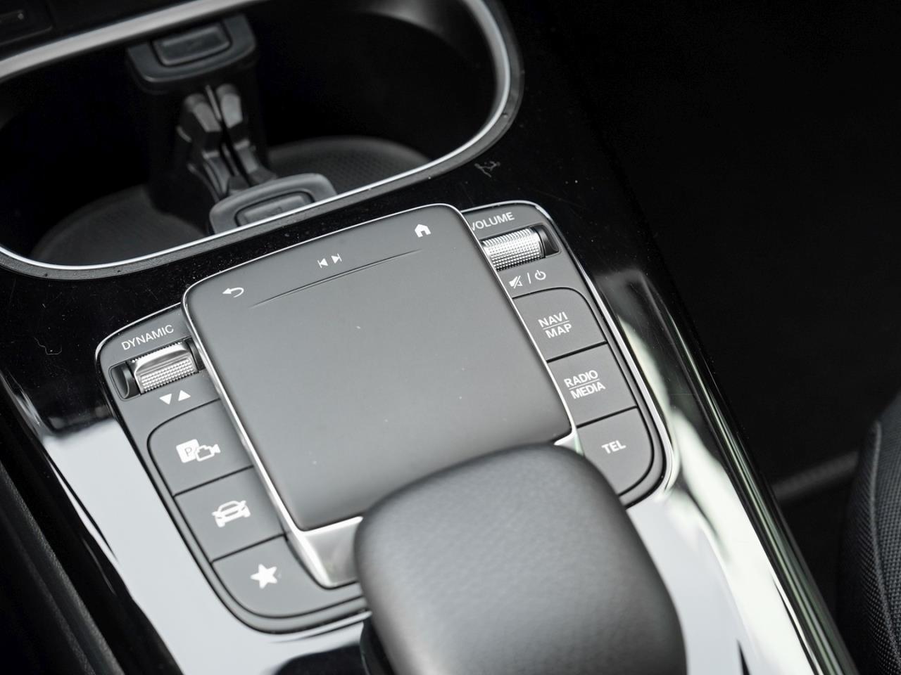 Mercedes-Benz A 250 e MBUX Navi LED Kamera AHK Park-Paket