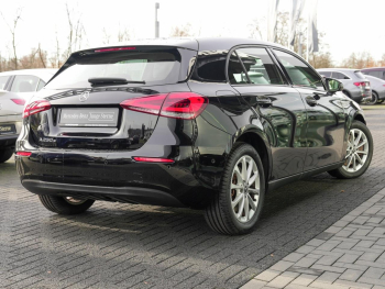 Mercedes-Benz A 250 e MBUX Navi LED Kamera AHK Park-Paket