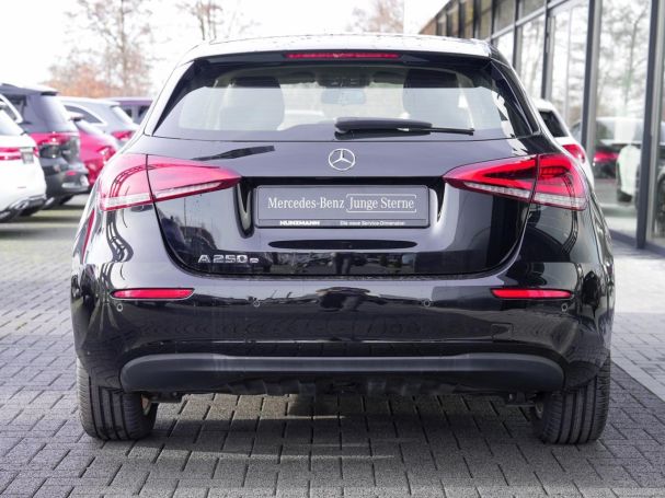 Mercedes-Benz A 250 e MBUX Navi LED Kamera AHK Park-Paket