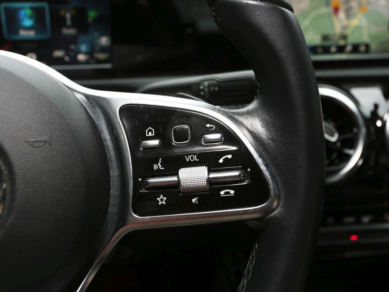 Mercedes-Benz A 250 e Progressive MBUX-Navi Klima Kamera SpurH