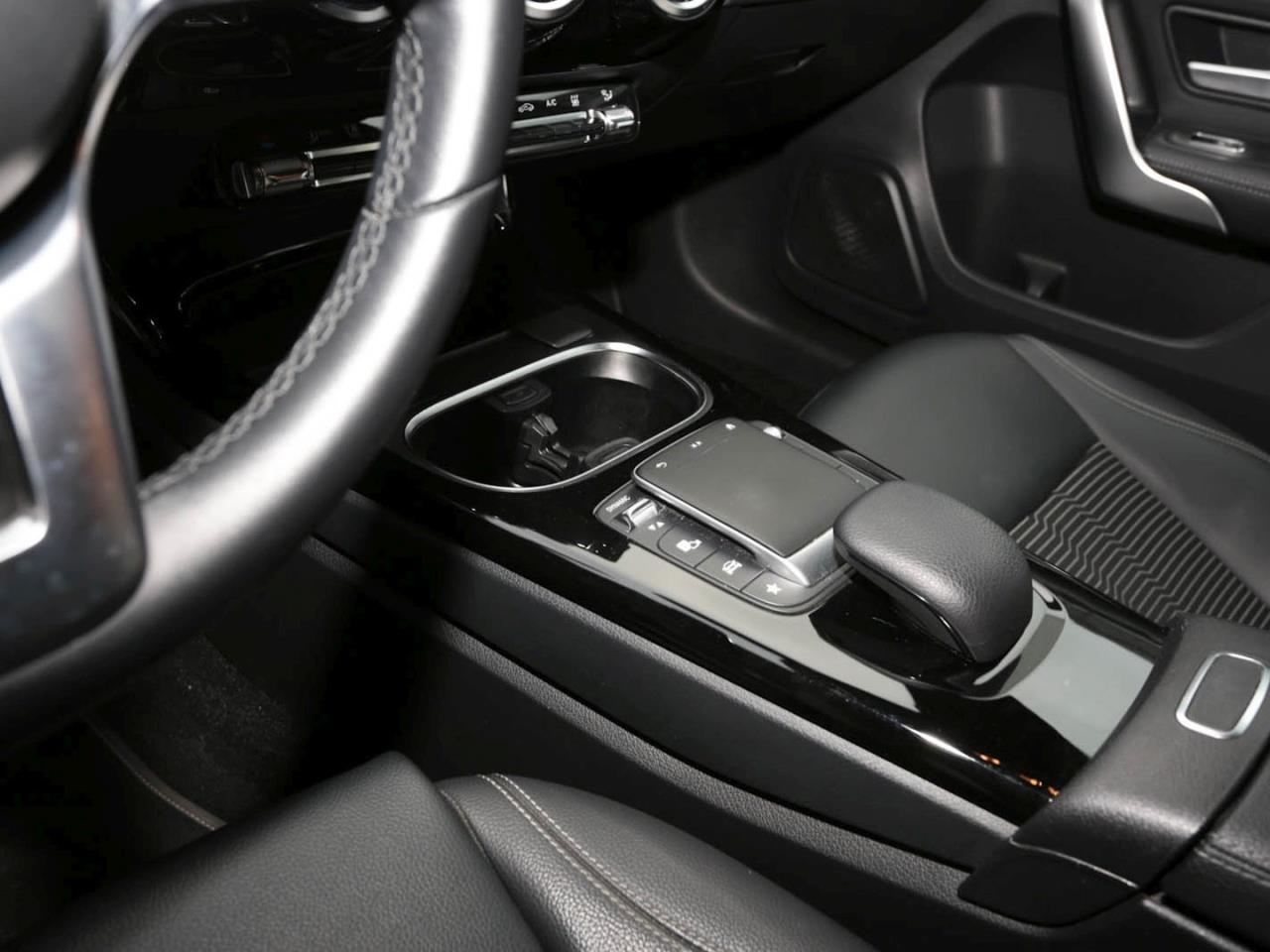 Mercedes-Benz A 250 e Progressive MBUX-Navi Klima Kamera SpurH