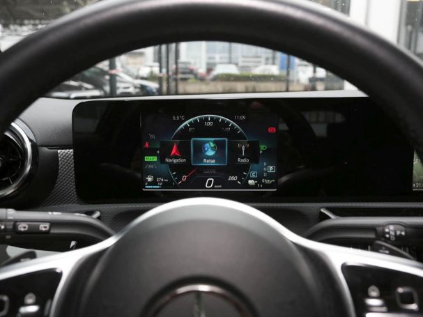 Mercedes-Benz A 250 e Progressive MBUX-Navi Klima Kamera SpurH