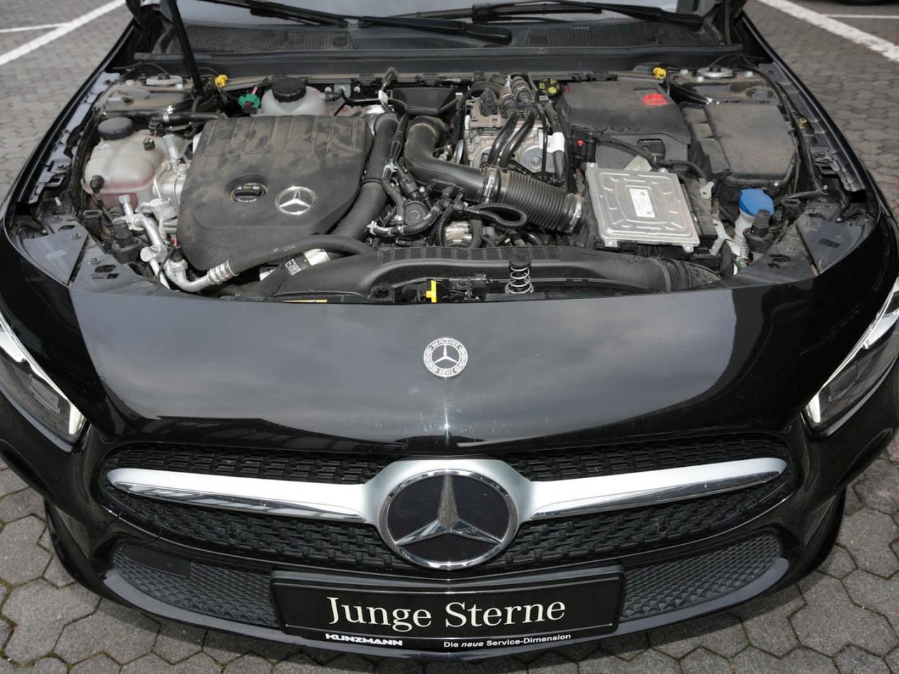 Mercedes-Benz A 250 e Progressive MBUX-Navi Klima Kamera SpurH