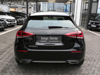 Mercedes-Benz A 250 e Progressive MBUX-Navi Klima Kamera SpurH