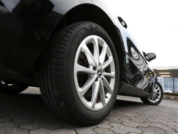 Mercedes-Benz A 250 e Progressive MBUX-Navi Klima Kamera SpurH