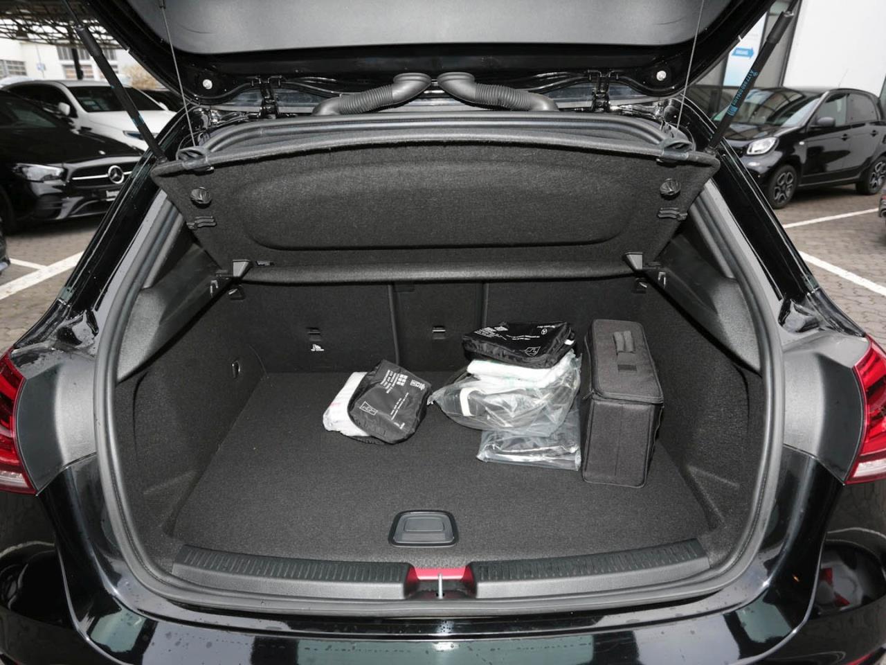 Mercedes-Benz A 250 e Progressive MBUX-Navi Klima Kamera SpurH