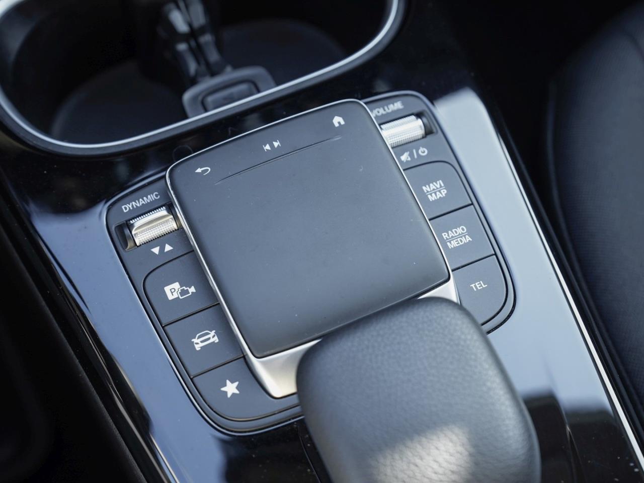 Mercedes-Benz A 250 e  MBUX Navi SpurH Sitzhzg PublicCharging