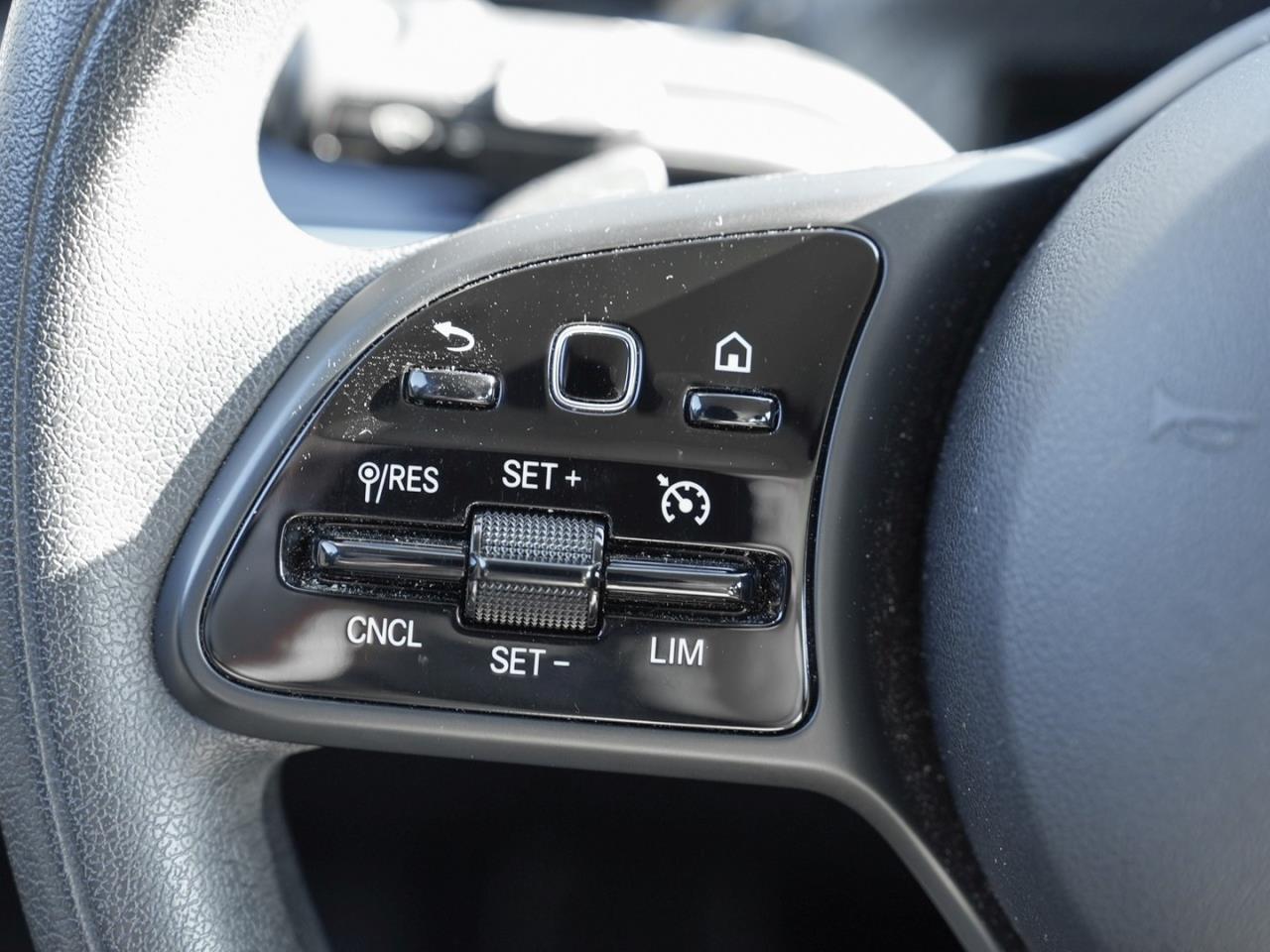 Mercedes-Benz A 250 e  MBUX Navi SpurH Sitzhzg PublicCharging