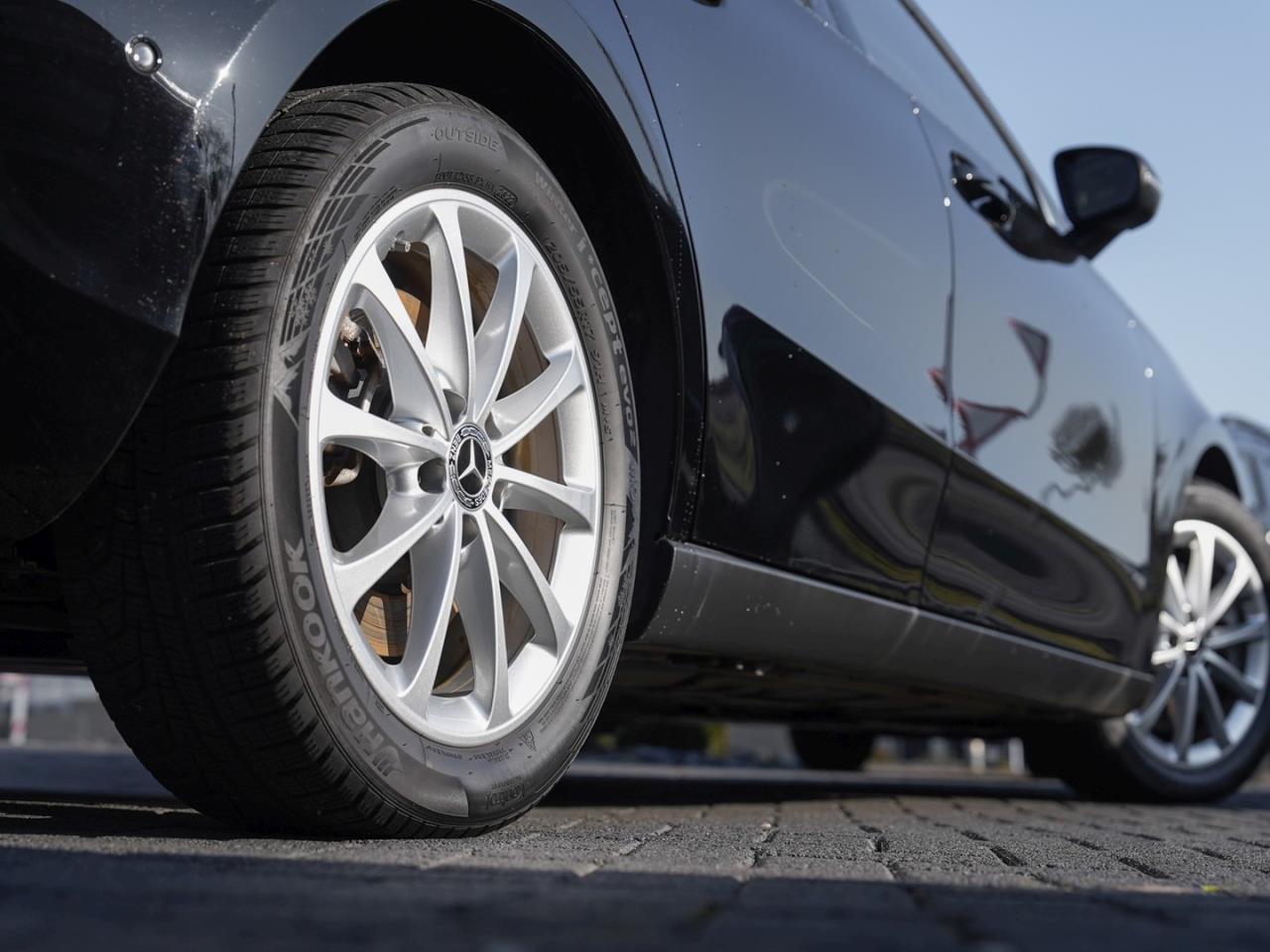 Mercedes-Benz A 250 e  MBUX Navi SpurH Sitzhzg PublicCharging