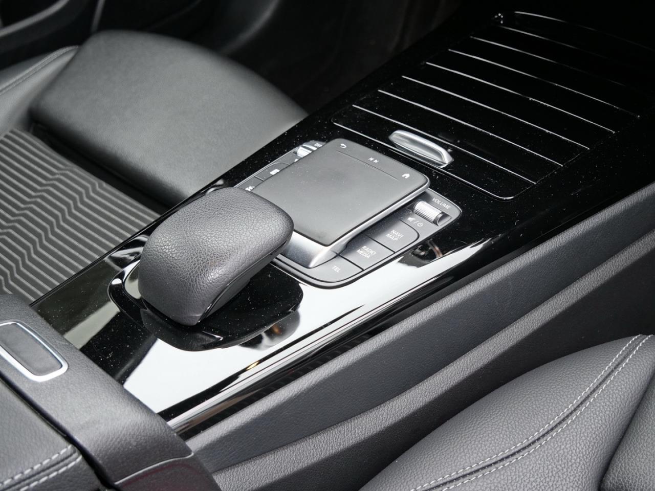 Mercedes-Benz A 250 e  Progressive Distronic Kamera Spiegel-P