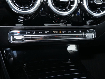 Mercedes-Benz A 250 e  Progressive Distronic Kamera Spiegel-P