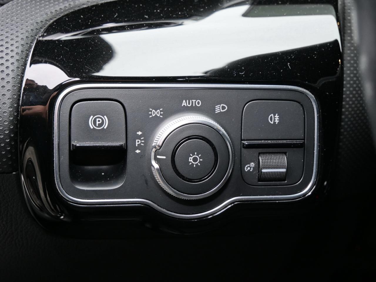 Mercedes-Benz A 250 e  Progressive Distronic Kamera Spiegel-P