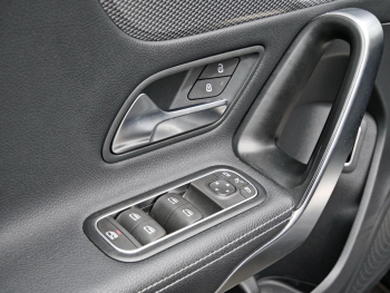 Mercedes-Benz A 250 e  Progressive Distronic Kamera Spiegel-P