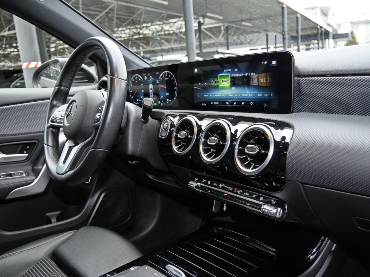 Mercedes-Benz A 250 e  Progressive Distronic Kamera Spiegel-P