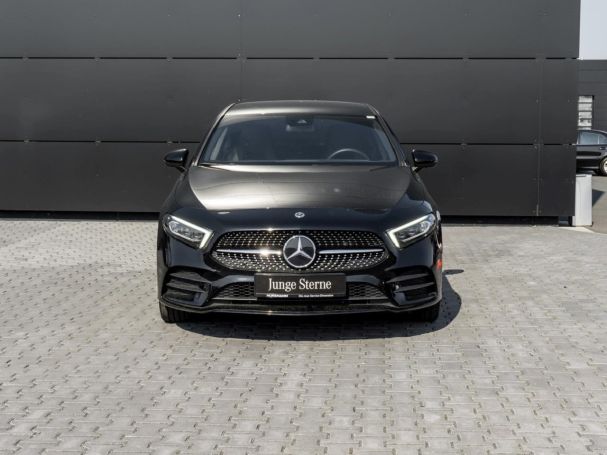 Mercedes-Benz A 250 e AMG Night Navi SpurhalteA PublicCharging