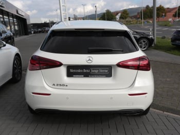 Mercedes-Benz A 250 e Progressive Night NP 51.694 € Memory