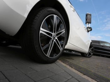 Mercedes-Benz A 250 e Progressive Night NP 51.694 € Memory