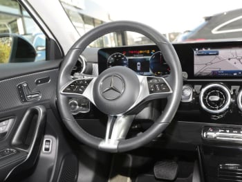 Mercedes-Benz A 250 e Progressive Night NP 51.694 € Memory