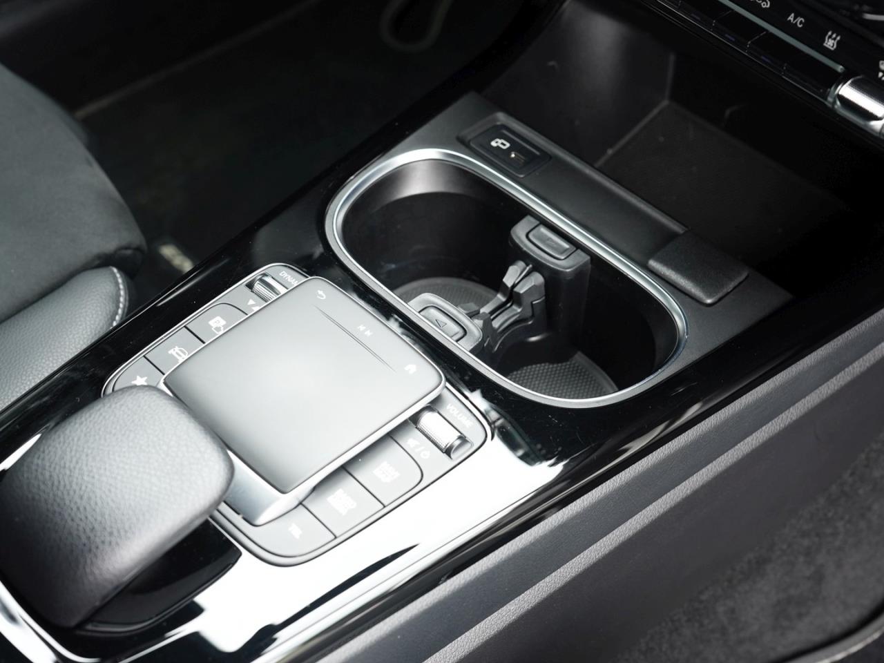 Mercedes-Benz A 250 e  AMG Night EDITION2020 MBUXNavi+