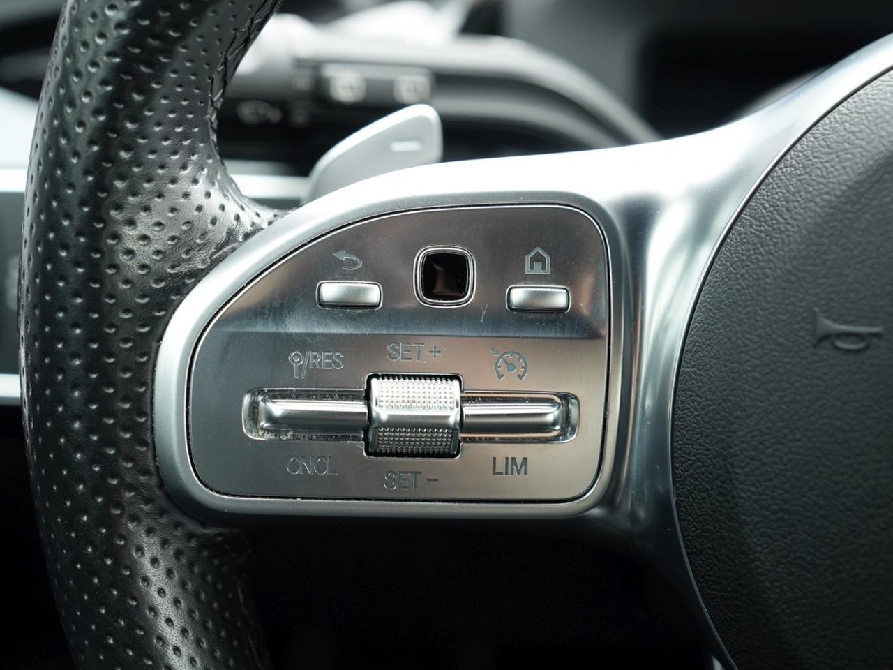 Mercedes-Benz A 250 e  AMG Night EDITION2020 MBUXNavi+