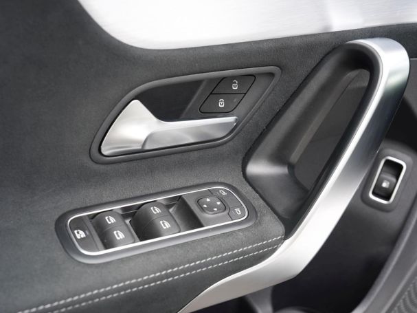 Mercedes-Benz A 250 e  AMG Night EDITION2020 MBUXNavi+