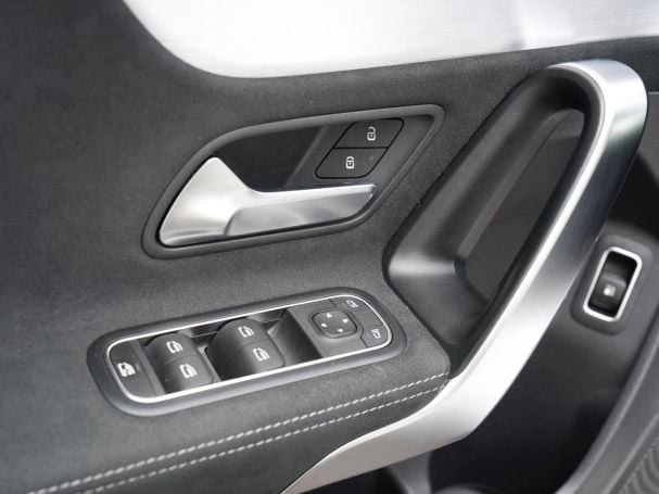 Mercedes-Benz A 250 e AMG Night EDITION2020 MBUXNavi+ Mercedes-Benz A 250 e AMG Night EDITION2020 MBUXNavi+