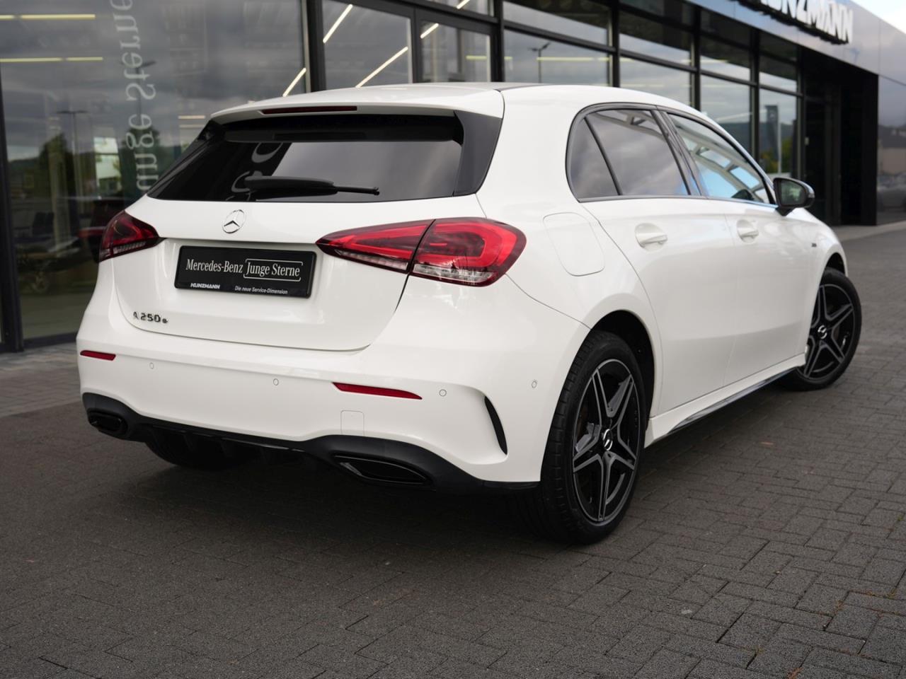 Mercedes-Benz A 250 e  AMG Night EDITION2020 MBUXNavi+