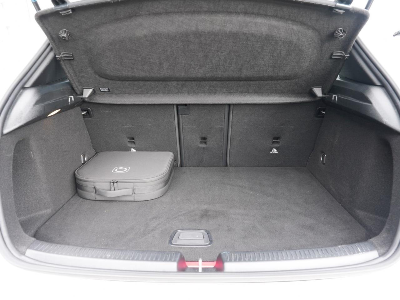 Mercedes-Benz A 250 e  AMG Night EDITION2020 MBUXNavi+