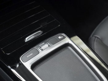 Mercedes-Benz A 250 e MBUX Navi Premium Kamera WinterP Leder