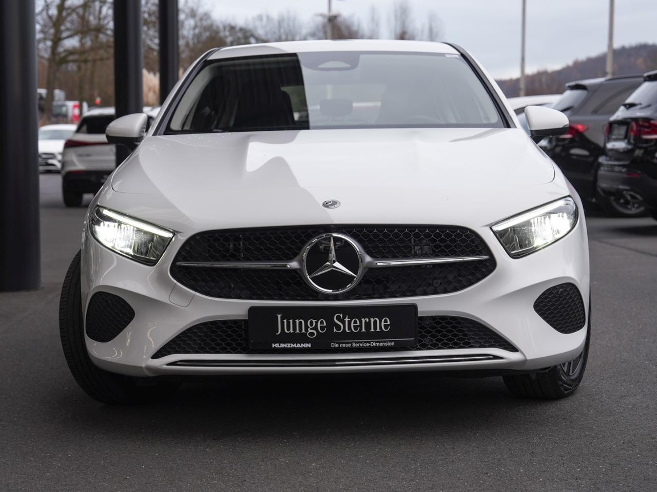 Mercedes-Benz A 250 e MBUX Navi Premium Kamera WinterP Leder