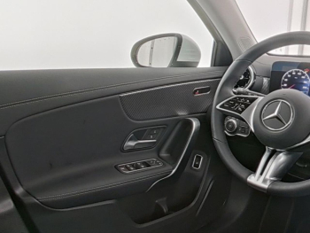 Mercedes-Benz A 250 e MBUX Navi Premium Kamera WinterP SpurH