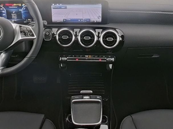 Mercedes-Benz A 250 e MBUX Navi Premium Kamera WinterP Leder