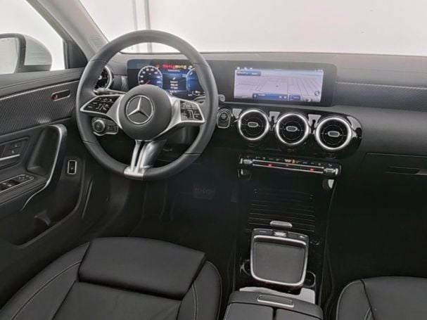 Mercedes-Benz A 250 e MBUX Navi Premium Kamera WinterP Leder
