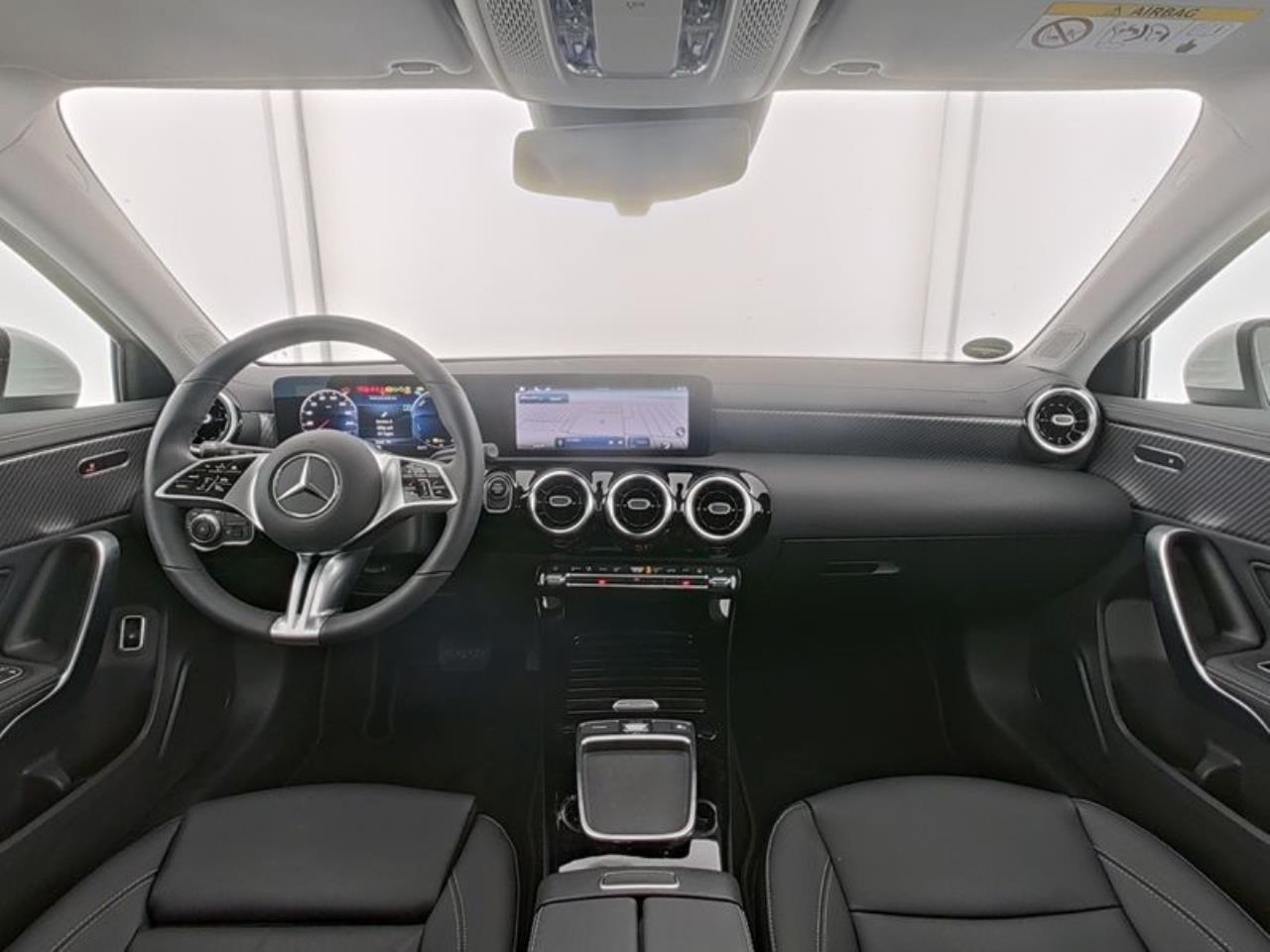 Mercedes-Benz A 250 e MBUX Navi Premium Kamera WinterP Leder