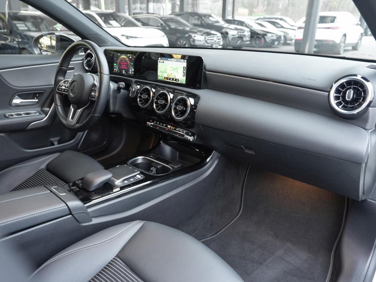 Mercedes-Benz A 250 e  Progressive Night MBUXNavi+ SitzkomfortP