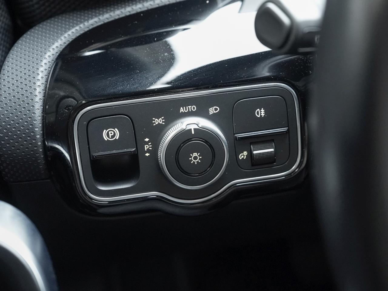 Mercedes-Benz A 250 e  Progressive Night MBUXNavi+ SitzkomfortP