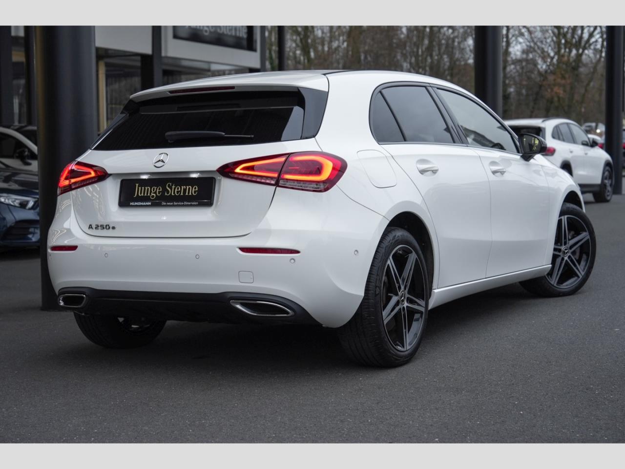 Mercedes-Benz A 250 e  Progressive Night MBUXNavi+ SitzkomfortP