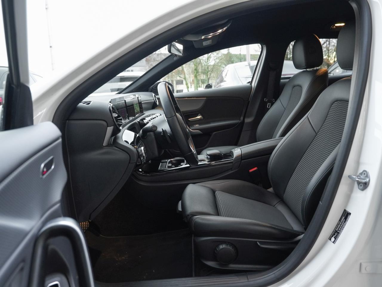 Mercedes-Benz A 250 e  Progressive Night MBUXNavi+ SitzkomfortP