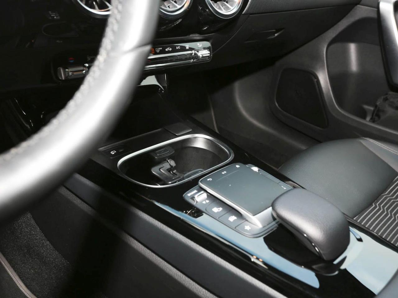 Mercedes-Benz A 250 e  Progressive MBUX Navi Spiegel-Paket